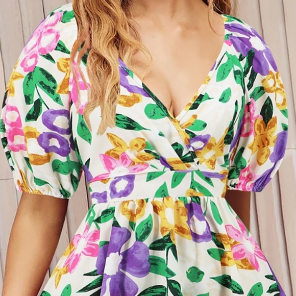 Lavender Printed Surplice Short Sleeve Mini Dress - Picture 2 of 4